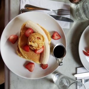 Meet your Posher, Bona